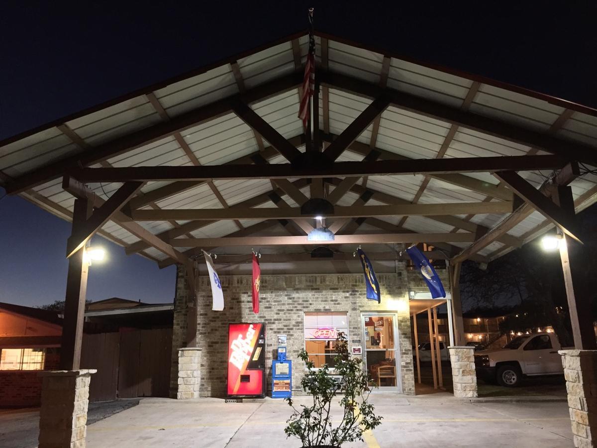 Ranch House Inn & Suites تيمبل المظهر الخارجي الصورة